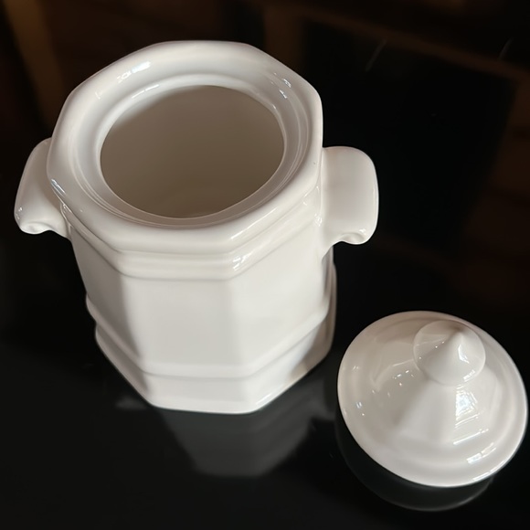 Pfalzgraf covered Ceramic Container with Lid, off white, Germany - Picture 2 of 7